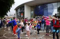 Flashmob 11 * 3744 x 2496 * (5.35MB)